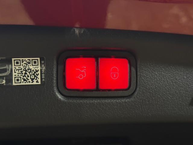 Cクラス C200アバンギャルド AMGラインパッケージ AMGライン パノラミックスライディングルーフ レザーエクスクルーシブパッケージ ドライバーズパッケージ ヘッドアップディスプレイ メモリー付きパワーシート シートヒーター ドラレコ 弊社デモアップ(9枚目)