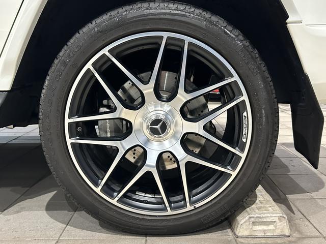 Gクラス G63 ストロンガーザンタイムエディション 全国250台限定(ダイヤモンドホワイト150台)シルバーシャドウアクセント バイカラー22インチクロススポークアルミホイール AMGレザーエクスクルーシブ AMGカーボンファイバーインテリアトリム(14枚目)