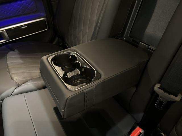 Gクラス G63 ストロンガーザンタイムエディション 全国250台限定(ダイヤモンドホワイト150台)シルバーシャドウアクセント バイカラー22インチクロススポークアルミホイール AMGレザーエクスクルーシブ AMGカーボンファイバーインテリアトリム(38枚目)