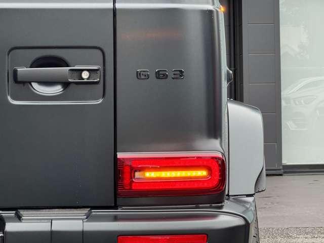 Gクラス G63 AMG特別オーダー/ナイトパッケージ2/カーボンファイバーインテリア/レザーエクスクルーシブパッケージ/22インチアルミホイール/ワンオーナー/ナッパレザーシート/メモリー付きパワーシート/弊社下取(9枚目)
