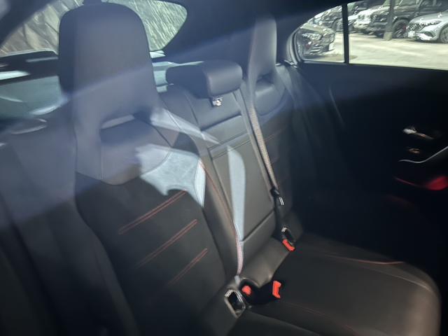 Aクラス A180 AMGライン A180 AMGラインパッケージ 18インチアルミホイール シートヒーター メモリー付きパワーシート レーダーセーフティーP アンビエントライト MBUX 純正ドラレコ前後 ワイヤレスチャージング(7枚目)
