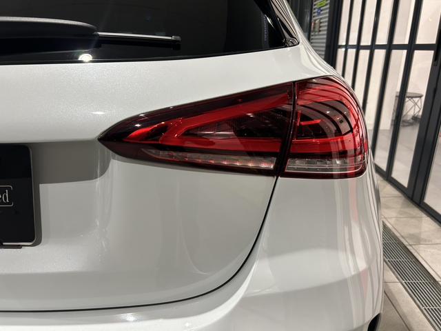 Aクラス A180 AMGライン A180 AMGラインパッケージ 18インチアルミホイール シートヒーター メモリー付きパワーシート レーダーセーフティーP アンビエントライト MBUX 純正ドラレコ前後 ワイヤレスチャージング(50枚目)