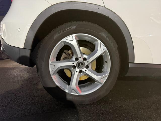 GLAクラス GLA220 4マチック 当社下取り プレミアムP 黒本革 パノラマ シートヒーター メモリー付きパワーシート ハーマンカードン アンビエントライト Apple Car play レーダーセーフティパッケージ 認定中古車保障(10枚目)