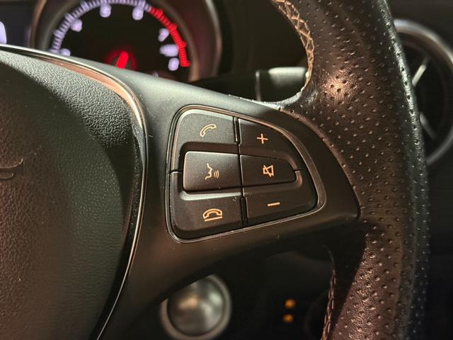 GLAクラス GLA220 4マチック 当社下取り プレミアムP 黒本革 パノラマ シートヒーター メモリー付きパワーシート ハーマンカードン アンビエントライト Apple Car play レーダーセーフティパッケージ 認定中古車保障(21枚目)