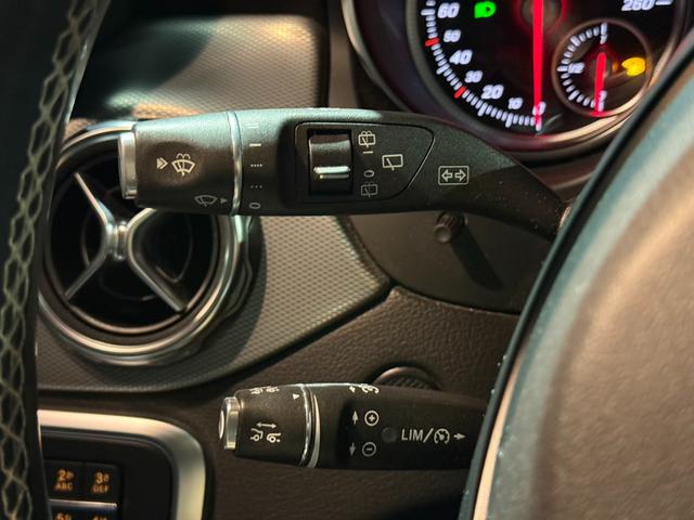 GLAクラス GLA220 4マチック 当社下取り プレミアムP 黒本革 パノラマ シートヒーター メモリー付きパワーシート ハーマンカードン アンビエントライト Apple Car play レーダーセーフティパッケージ 認定中古車保障(23枚目)