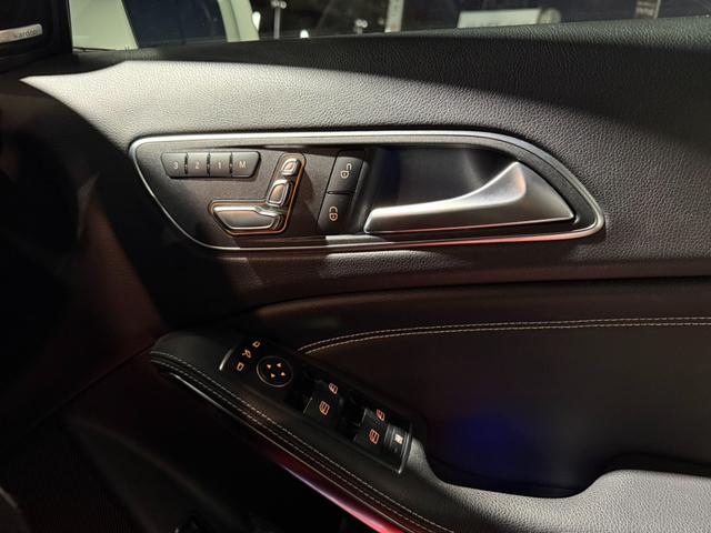 GLAクラス GLA220 4マチック 当社下取り プレミアムP 黒本革 パノラマ シートヒーター メモリー付きパワーシート ハーマンカードン アンビエントライト Apple Car play レーダーセーフティパッケージ 認定中古車保障(26枚目)