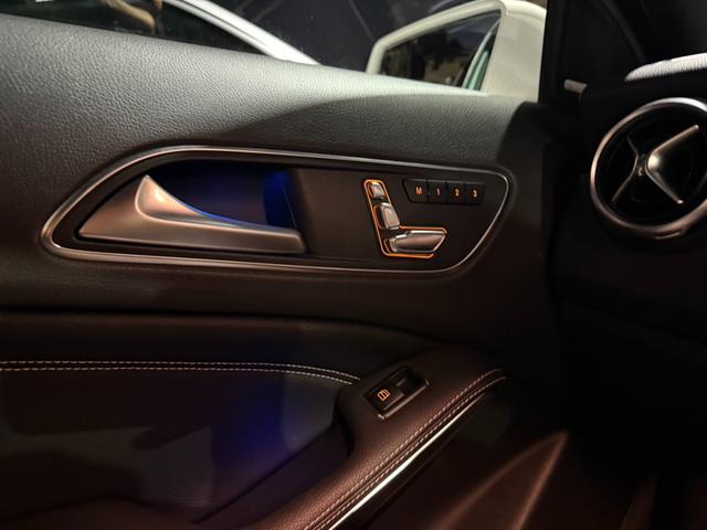 GLAクラス GLA220 4マチック 当社下取り プレミアムP 黒本革 パノラマ シートヒーター メモリー付きパワーシート ハーマンカードン アンビエントライト Apple Car play レーダーセーフティパッケージ 認定中古車保障(28枚目)