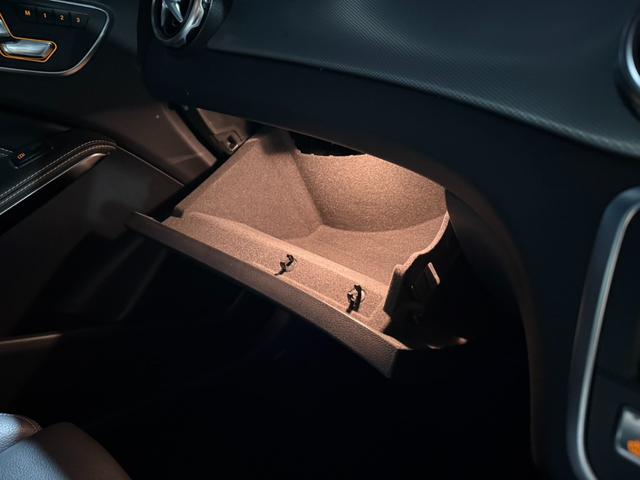 GLAクラス GLA220 4マチック 当社下取り プレミアムP 黒本革 パノラマ シートヒーター メモリー付きパワーシート ハーマンカードン アンビエントライト Apple Car play レーダーセーフティパッケージ 認定中古車保障(31枚目)