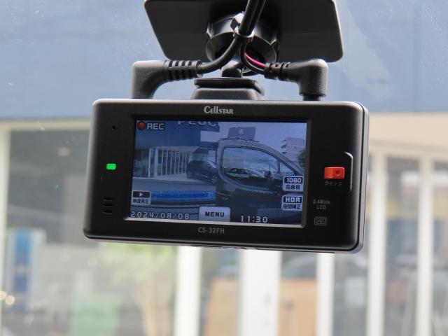 3008 GT ブルーHDi 新車保証継承+認定中古車保証1年 パノラミックサンルーフ 純正ナビゲーション フロントシートヒーター(11枚目)