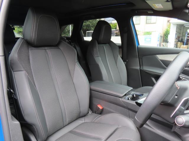 3008 GT ブルーHDi 新車保証継承+認定中古車保証1年 パノラミックサンルーフ 純正ナビゲーション フロントシートヒーター(12枚目)