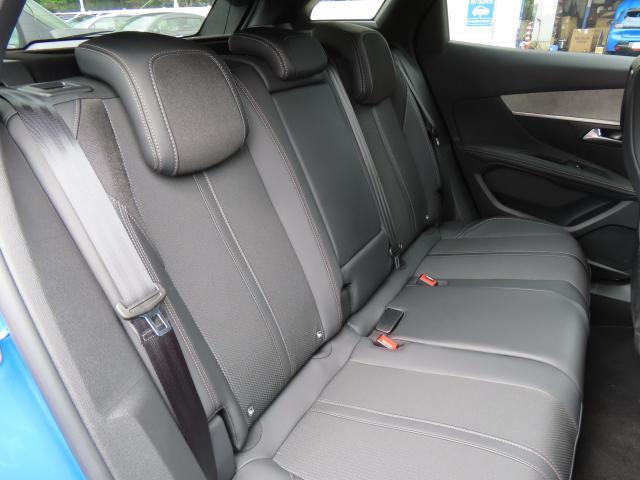 3008 GT ブルーHDi 新車保証継承+認定中古車保証1年 パノラミックサンルーフ 純正ナビゲーション フロントシートヒーター(13枚目)