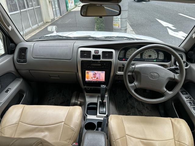 ハイラックスサーフ スポーツランナー 2WD ナローボディ 社外ホイール 2インチリフトUPLEDヘッドライト シートカバー(8枚目)