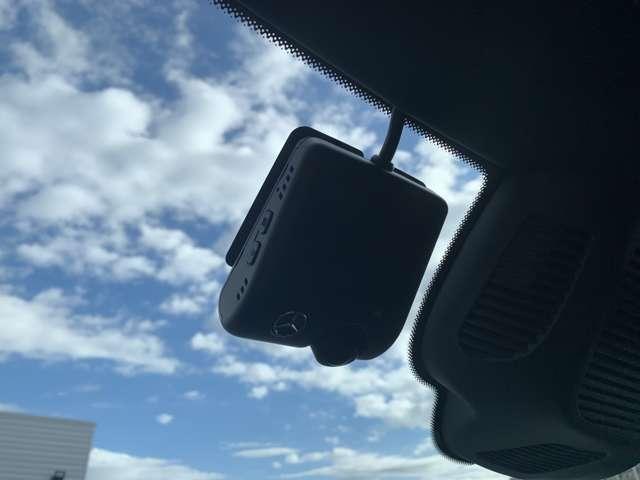 ＧＬＣ ＧＬＣ２２０ｄ　４マチック　ＡＭＧラインパッケージ　ディーゼルターボ　４ＷＤ　ＡＭＧ－ＬＰＫＧ　ルーフ　ドライバーズＰＫＧ　アダプティブクルーズコントロール　レーンキープアシスト　パーキングアシスト　全周囲カメラ　認定中古車（4枚目）