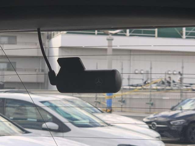 ＧＬＣ ＧＬＣ２２０ｄ　４マチック　ＡＭＧラインパッケージ　ディーゼルターボ　４ＷＤ　ＡＭＧ－ＬＰＫＧ　ルーフ　ドライバーズＰＫＧ　アダプティブクルーズコントロール　レーンキープアシスト　パーキングアシスト　全周囲カメラ　認定中古車（5枚目）
