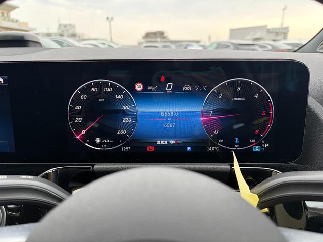 ＧＬＡクラス ＧＬＡ２００ｄ　４マチック　ＡＭＧラインパッケージ　ディーゼルターボ　４ＷＤ　ＭＰ２０２５０２　パノラミックスライディングルーフ（4枚目）