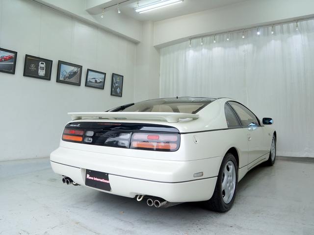フェアレディZ 300ZX Tバールーフ OPカラー 新車保証書 社外キーレス スペアチタンキー 整備記録簿19枚 レザーパワーシート 中期型ウイング 純OPリヤウインドウスクリーン 純16AW オーディオ レーダー 電格ミラー(9枚目)