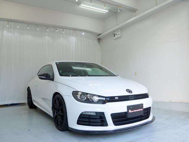 シロッコ Ｒ　２ＬターボＥＧ　６速ＤＳＧ　天張り張替済　ＡＤＶＡＮ１９インチＡＷ　Ｈ＆Ｒダウンサス（純正サス有り）　Ｆリップスポイラー　レザーパワーシート　純正ナビＴＶ　ＥＴＣ　キセノン　電動格納ミラー　スペアキー（2枚目）