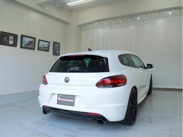 シロッコ Ｒ　２ＬターボＥＧ　６速ＤＳＧ　天張り張替済　ＡＤＶＡＮ１９インチＡＷ　Ｈ＆Ｒダウンサス（純正サス有り）　Ｆリップスポイラー　レザーパワーシート　純正ナビＴＶ　ＥＴＣ　キセノン　電動格納ミラー　スペアキー（9枚目）