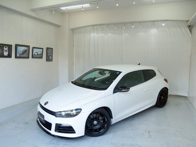 シロッコ Ｒ　２ＬターボＥＧ　６速ＤＳＧ　天張り張替済　ＡＤＶＡＮ１９インチＡＷ　Ｈ＆Ｒダウンサス（純正サス有り）　Ｆリップスポイラー　レザーパワーシート　純正ナビＴＶ　ＥＴＣ　キセノン　電動格納ミラー　スペアキー（30枚目）