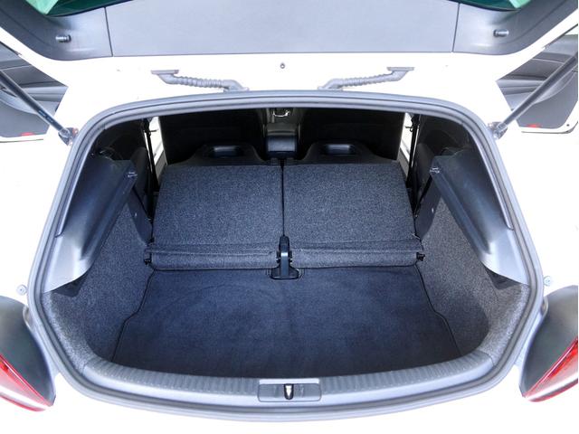 シロッコ Ｒ　２ＬターボＥＧ　６速ＤＳＧ　天張り張替済　ＡＤＶＡＮ１９インチＡＷ　Ｈ＆Ｒダウンサス（純正サス有り）　Ｆリップスポイラー　レザーパワーシート　純正ナビＴＶ　ＥＴＣ　キセノン　電動格納ミラー　スペアキー（42枚目）