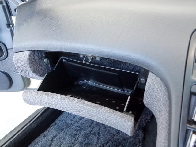 フェアレディZ 300ZXツインターボ Tバールーフ 車検取得済 純正OPカラー 後期型Fバンパー 純リヤスポ 新品サマータイヤ交換済 新車保証書 取説 スペアキー 社外キーレス ベロフキセノン Pシート 純16AW オーディオ 電格ミラー(46枚目)