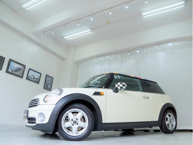 ＭＩＮＩ クーパー　正規ディーラー車　６ＭＴ　ナビ　バックカメラ　新車保証書　取説　整備記録簿Ｒ４．５，Ｒ２．６，Ｈ３０．５，Ｈ２８．５，Ｈ２６．５，Ｈ２４．５，Ｈ２２．５　ＥＴＣ　キセノン　フォグ　純正ＡＷ　電格ミラー（6枚目）