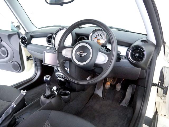 ＭＩＮＩ クーパー　正規ディーラー車　６ＭＴ　ナビ　バックカメラ　新車保証書　取説　整備記録簿Ｒ４．５，Ｒ２．６，Ｈ３０．５，Ｈ２８．５，Ｈ２６．５，Ｈ２４．５，Ｈ２２．５　ＥＴＣ　キセノン　フォグ　純正ＡＷ　電格ミラー（19枚目）