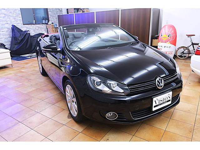 ゴルフカブリオレ 赤幌電動オープン 黒革ヒーター付きシート 社外ワイドナビ バックカメラ/ドラレコ/ETC クルコン キセノン/フォグランプ 本革ステアリング 純正17inAW 車検R9年12月 取説/新保/Sキー 直4IC付ターボ+Sチャージャー160ps/24.5kg・m(4枚目)