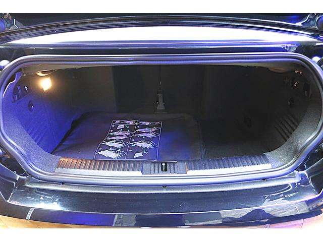 ゴルフカブリオレ 赤幌電動オープン 黒革ヒーター付きシート 社外ワイドナビ バックカメラ/ドラレコ/ETC クルコン キセノン/フォグランプ 本革ステアリング 純正17inAW 車検R9年12月 取説/新保/Sキー 直4IC付ターボ+Sチャージャー160ps/24.5kg・m(13枚目)