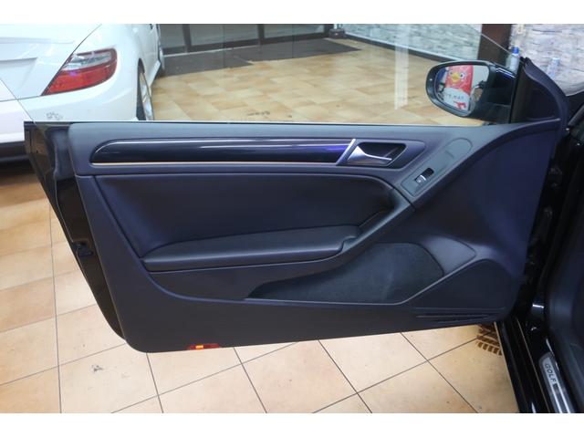 ゴルフカブリオレ 赤幌電動オープン 黒革ヒーター付きシート 社外ワイドナビ バックカメラ/ドラレコ/ETC クルコン キセノン/フォグランプ 本革ステアリング 純正17inAW 車検R9年12月 取説/新保/Sキー 直4IC付ターボ+Sチャージャー160ps/24.5kg・m(25枚目)