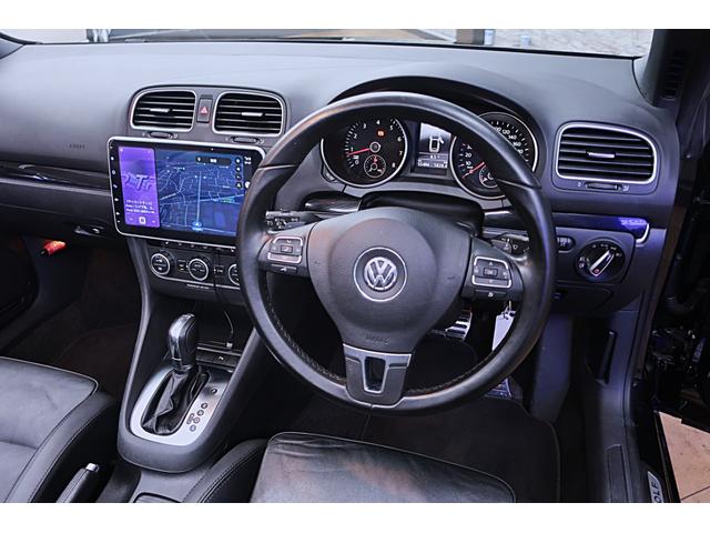 ゴルフカブリオレ 赤幌電動オープン 黒革ヒーター付きシート 社外ワイドナビ バックカメラ/ドラレコ/ETC クルコン キセノン/フォグランプ 本革ステアリング 純正17inAW 車検R9年12月 取説/新保/Sキー 直4IC付ターボ+Sチャージャー160ps/24.5kg・m(29枚目)