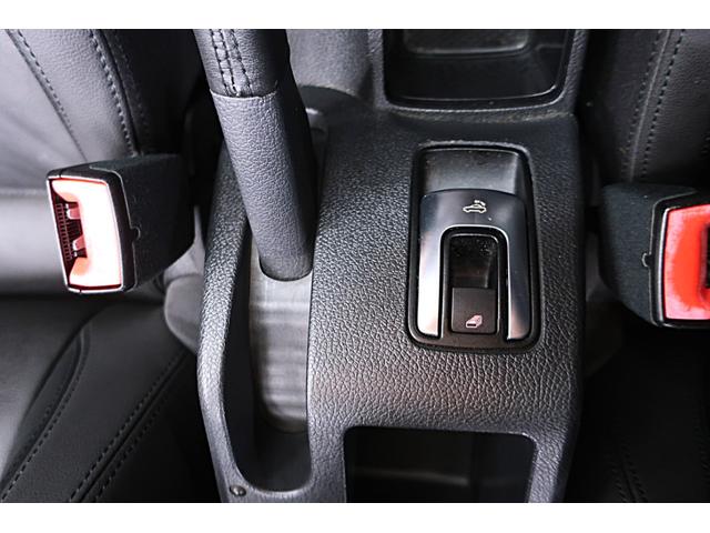 ゴルフカブリオレ 赤幌電動オープン 黒革ヒーター付きシート 社外ワイドナビ バックカメラ/ドラレコ/ETC クルコン キセノン/フォグランプ 本革ステアリング 純正17inAW 車検R9年12月 取説/新保/Sキー 直4IC付ターボ+Sチャージャー160ps/24.5kg・m(46枚目)