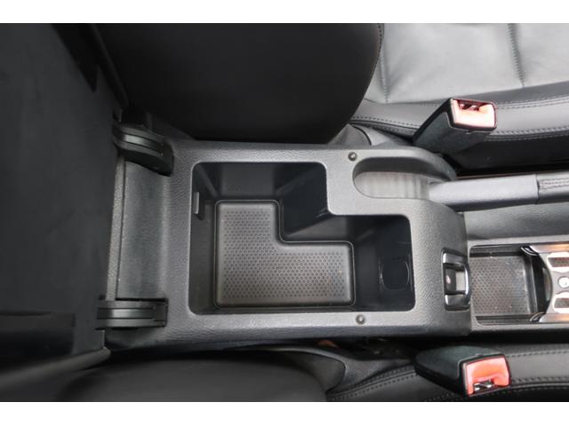 ゴルフカブリオレ 赤幌電動オープン 黒革ヒーター付きシート 社外ワイドナビ バックカメラ/ドラレコ/ETC クルコン キセノン/フォグランプ 本革ステアリング 純正17inAW 車検R9年12月 取説/新保/Sキー 直4IC付ターボ+Sチャージャー160ps/24.5kg・m(47枚目)