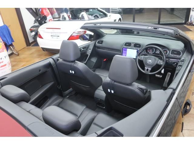 ゴルフカブリオレ 赤幌電動オープン 黒革ヒーター付きシート 社外ワイドナビ バックカメラ/ドラレコ/ETC クルコン キセノン/フォグランプ 本革ステアリング 純正17inAW 車検R9年12月 取説/新保/Sキー 直4IC付ターボ+Sチャージャー160ps/24.5kg・m(52枚目)