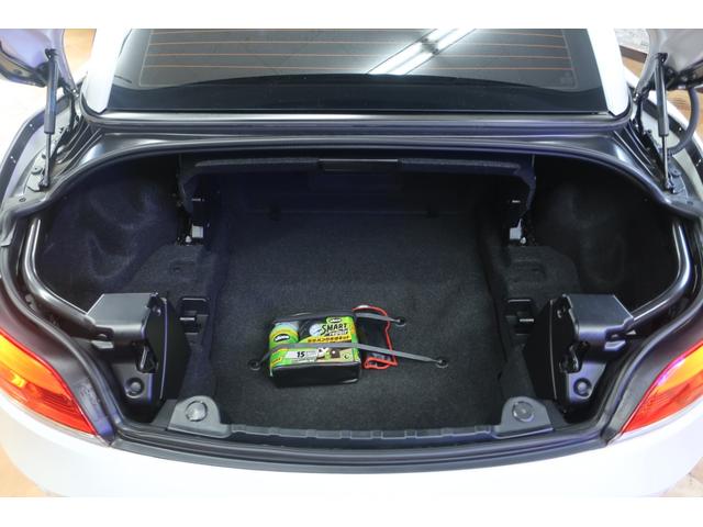 Ｚ４ ｓＤｒｉｖｅ２３ｉデザインピュアホワイト　直６エンジン　アイボリー本革ヒーター付シート＆ウッドインテリア　オートクルーズコントロール　キセノン　ワイドナビ／ＴＶ／Ｂカメラ／コーナーセンサー／ドラレコ　Ｇ１７ｉｎＡＷ　直６／２．５Ｌ２０４ｐｓパドル付６速ＡＴ（33枚目）