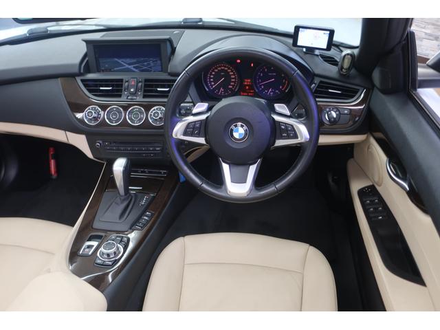 Ｚ４ ｓＤｒｉｖｅ２３ｉデザインピュアホワイト　直６エンジン　アイボリー本革ヒーター付シート＆ウッドインテリア　オートクルーズコントロール　キセノン　ワイドナビ／ＴＶ／Ｂカメラ／コーナーセンサー／ドラレコ　Ｇ１７ｉｎＡＷ　直６／２．５Ｌ２０４ｐｓパドル付６速ＡＴ（39枚目）