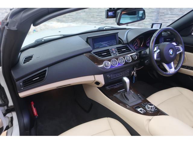 Ｚ４ ｓＤｒｉｖｅ２３ｉデザインピュアホワイト　直６エンジン　アイボリー本革ヒーター付シート＆ウッドインテリア　オートクルーズコントロール　キセノン　ワイドナビ／ＴＶ／Ｂカメラ／コーナーセンサー／ドラレコ　Ｇ１７ｉｎＡＷ　直６／２．５Ｌ２０４ｐｓパドル付６速ＡＴ（40枚目）