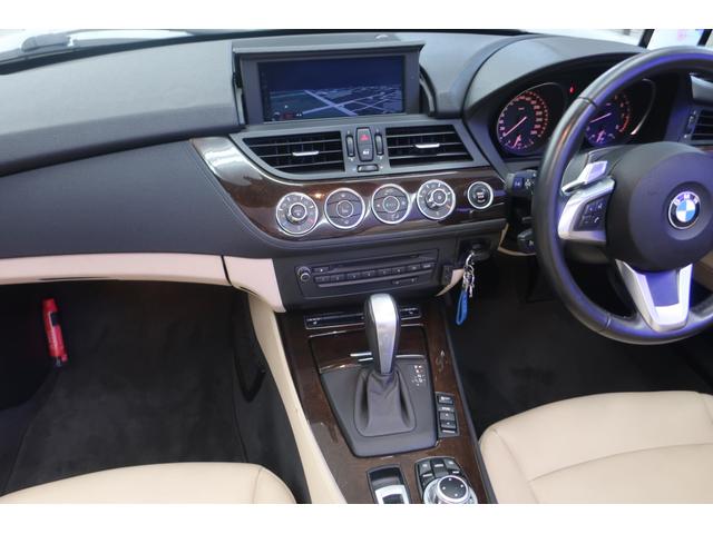 Ｚ４ ｓＤｒｉｖｅ２３ｉデザインピュアホワイト　直６エンジン　アイボリー本革ヒーター付シート＆ウッドインテリア　オートクルーズコントロール　キセノン　ワイドナビ／ＴＶ／Ｂカメラ／コーナーセンサー／ドラレコ　Ｇ１７ｉｎＡＷ　直６／２．５Ｌ２０４ｐｓパドル付６速ＡＴ（52枚目）