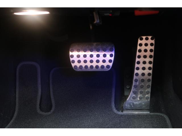 ＳＬＫ ＳＬＫ２００レーダーセーフティエディションＡＭＧスタイリング　マジックスカイＣ　ディストロニック＋／ブラインドスポット／ＢＡＳ＋／レーンキープ　ＡＭＧフルエアロ＆１８ＡＷ　スポーツサス　赤本革ヒーター付パワーシート　ナビ／Ｂｔ／ＴＶ／ドラレコ　バイキセ　ＰＴＳ（47枚目）