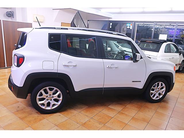 ジープ・レネゲード リミテッド　電動ガラスサンルーフ　アイボリー本革ヒーター付パワーシート　クルーズコントロール／ブラインドスポット　純正１７ｉｎＡＷ　ステアリングヒーター　ナビ／Ｂｔ／ＡＵＸ／ＵＳＢ／Ｂカメラ／ＥＴＣ　スマートキー（7枚目）