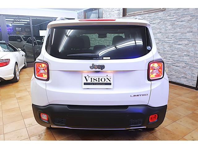 ジープ・レネゲード リミテッド　電動ガラスサンルーフ　アイボリー本革ヒーター付パワーシート　クルーズコントロール／ブラインドスポット　純正１７ｉｎＡＷ　ステアリングヒーター　ナビ／Ｂｔ／ＡＵＸ／ＵＳＢ／Ｂカメラ／ＥＴＣ　スマートキー（11枚目）