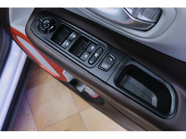 ジープ・レネゲード リミテッド　電動ガラスサンルーフ　アイボリー本革ヒーター付パワーシート　クルーズコントロール／ブラインドスポット　純正１７ｉｎＡＷ　ステアリングヒーター　ナビ／Ｂｔ／ＡＵＸ／ＵＳＢ／Ｂカメラ／ＥＴＣ　スマートキー（37枚目）