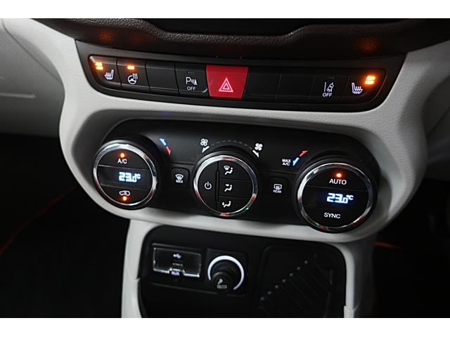 ジープ・レネゲード リミテッド　電動ガラスサンルーフ　アイボリー本革ヒーター付パワーシート　クルーズコントロール／ブラインドスポット　純正１７ｉｎＡＷ　ステアリングヒーター　ナビ／Ｂｔ／ＡＵＸ／ＵＳＢ／Ｂカメラ／ＥＴＣ　スマートキー（42枚目）