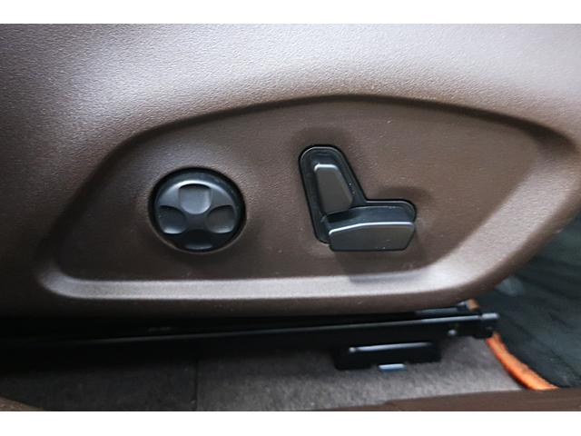 ジープ・レネゲード リミテッド　電動ガラスサンルーフ　アイボリー本革ヒーター付パワーシート　クルーズコントロール／ブラインドスポット　純正１７ｉｎＡＷ　ステアリングヒーター　ナビ／Ｂｔ／ＡＵＸ／ＵＳＢ／Ｂカメラ／ＥＴＣ　スマートキー（49枚目）