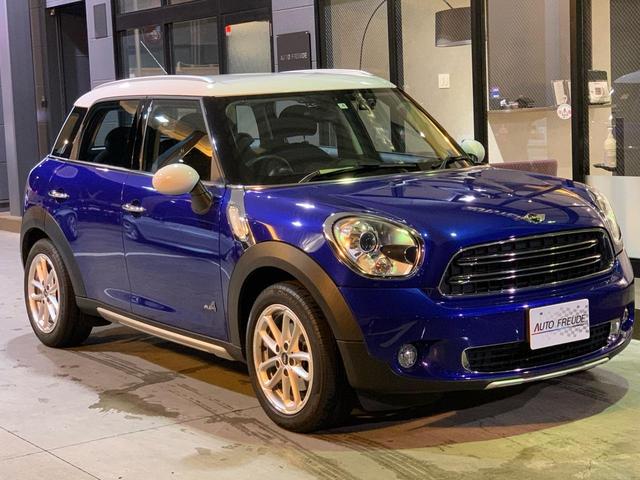 ＭＩＮＩ クーパーＤ　クロスオーバー　オール４　後期　クロームデザインパッケージ　ミントパッケージ　スタッドレスタイヤ／ホイールセット付　純正１７インチ（35枚目）