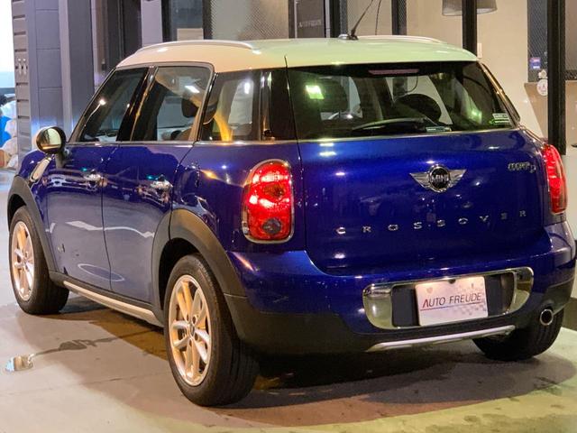 ＭＩＮＩ クーパーＤ　クロスオーバー　オール４　後期　クロームデザインパッケージ　ミントパッケージ　スタッドレスタイヤ／ホイールセット付　純正１７インチ（42枚目）