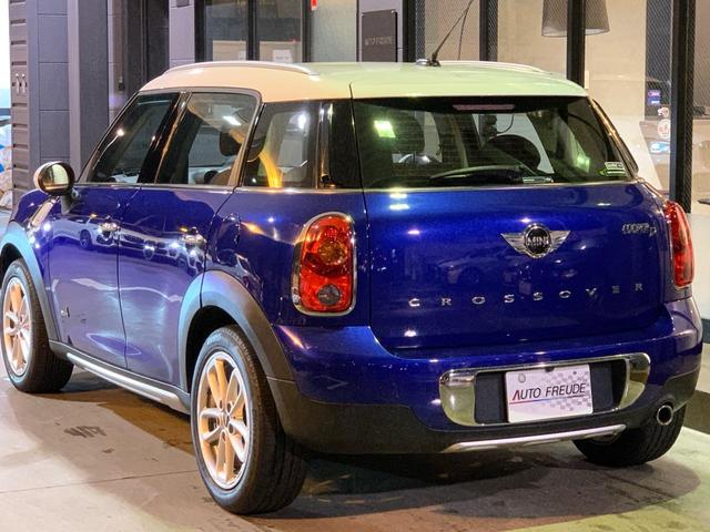 ＭＩＮＩ クーパーＤ　クロスオーバー　オール４　後期　クロームデザインパッケージ　ミントパッケージ　スタッドレスタイヤ／ホイールセット付　純正１７インチ（45枚目）