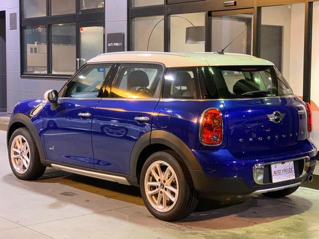 ＭＩＮＩ クーパーＤ　クロスオーバー　オール４　後期　クロームデザインパッケージ　ミントパッケージ　スタッドレスタイヤ／ホイールセット付　純正１７インチ（46枚目）