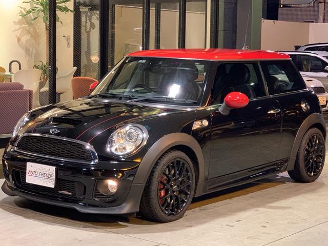 ＭＩＮＩ ジョンクーパーワークス　後期　Ｎ１８エンジン　１オーナ　純正黒革シート　純正１７インチ　シートヒーター　リアウイング　スポーツサス　ＪＣＷエアロ／マフラー　インテリアパネルレッド　バイキセノンライト　ヘッドライトウォッシャー（36枚目）