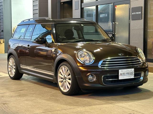 ＭＩＮＩ クーパー　クラブマン　限定車　ブリックレーン　後期　ルーフレール　リア回り同色　カバナ新品シートカバー　２ＤＩＮナビ　Ｂｌｕｅｔｏｏｔｈ　　ホットチョコレート　純正オプション１７インチ　ＤＳＣ（2枚目）